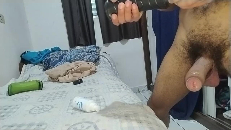 Virtual ToyBoy: Spectacol cu lapte la sfârșit