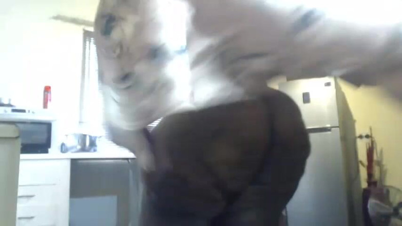 Legendary Booty Overdose: Zlobivá bbw nadržená a sama doma
