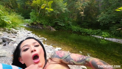 Team Skeet: Thickumz - culo y chica tetona follada en el bosque