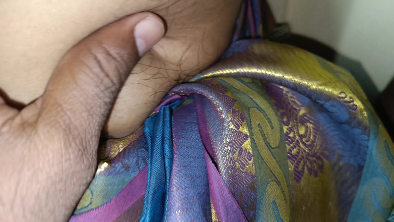 Pushpa studio: Brust lecken und lutschen mit verheirateten frauen