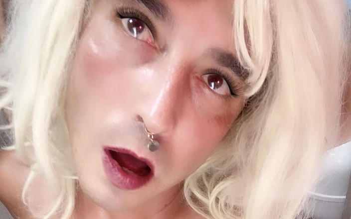 Mayou: Mayou big slut with my dildo