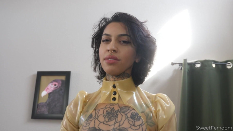 SweetFemdom: ラテックスでラヴィンアレクサ官能的なペギング - Sweetfemdom