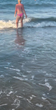 Dalgalarla oynarken saçımı ıslatmamaya çalış