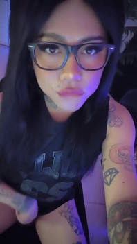 Srpna 30, 2025 Live, Kim verze, Telefon