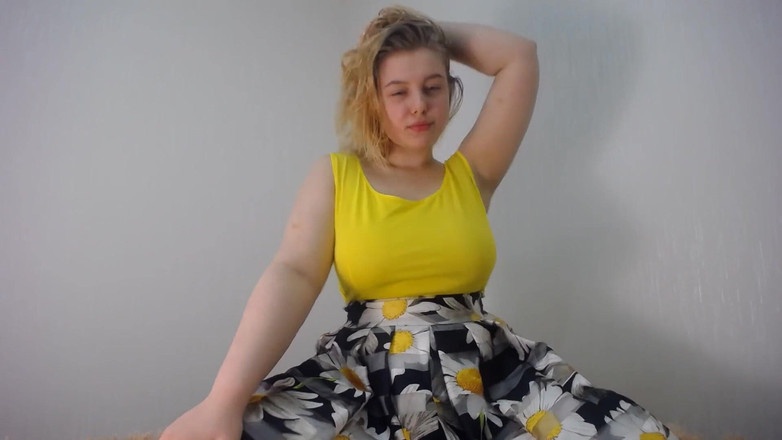 JuiceLussie: Virgem menina goza duro depois de dançar em vestido bonito