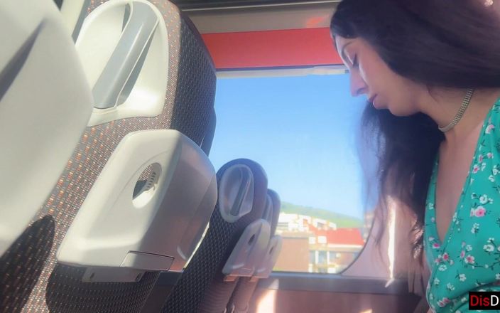Dis Diger: Verrückter mann holt seinen schwanz im öffentlichen bus raus - aber mädchen...