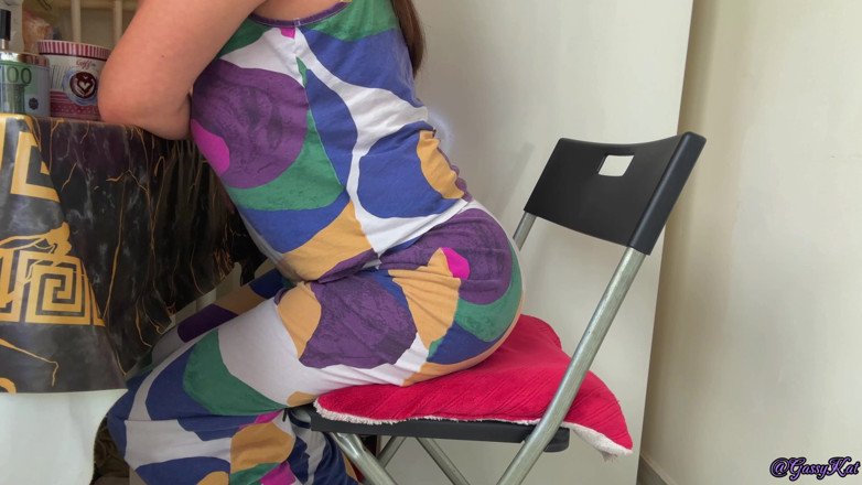 GassyKat: Coffee &amp; Chair Stinkers Morning Sips with Powerful Fart Bar