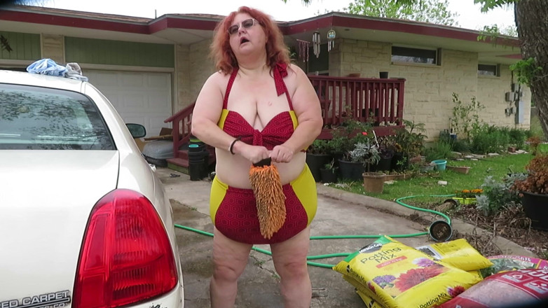 BBW nurse Vicki adventures with friends: Gordas lavando carro mais mostrando enfermeira VICKI BBW grande como...