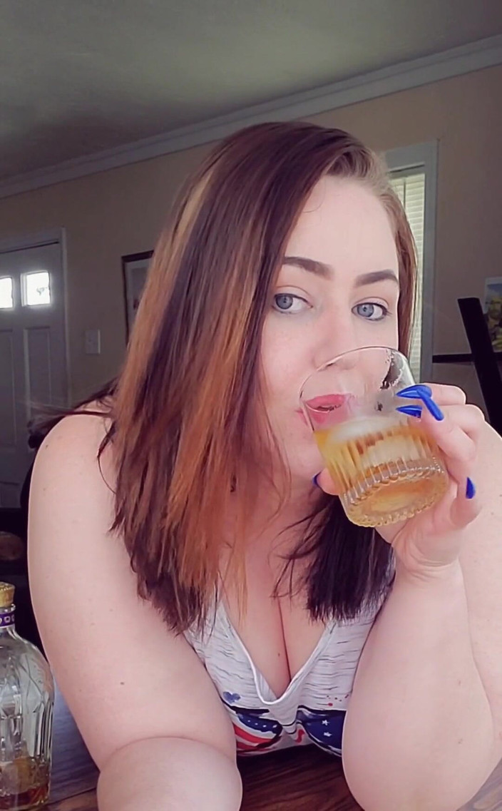 KinkyKatie: Kamu mau bersenang-senang sama aku?