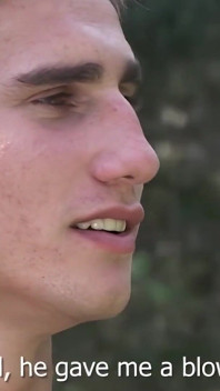 Chad změnil místo a poslal běžce na holé lezení po laně