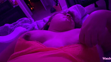 Namora Minx: Awek montel Asia bermain dengan pepeknya