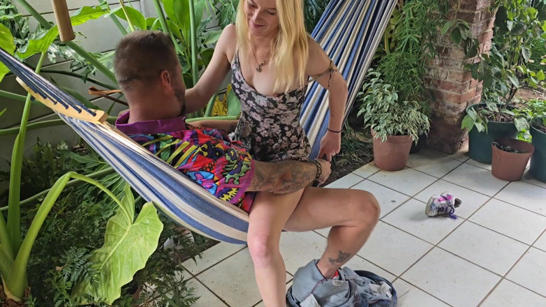 Sparowdox: Hawaii tatilinde sürtük kız arkadaş üstte