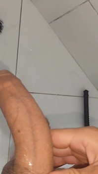 Strong Water in the Foreskin Excites the Glans Precum.