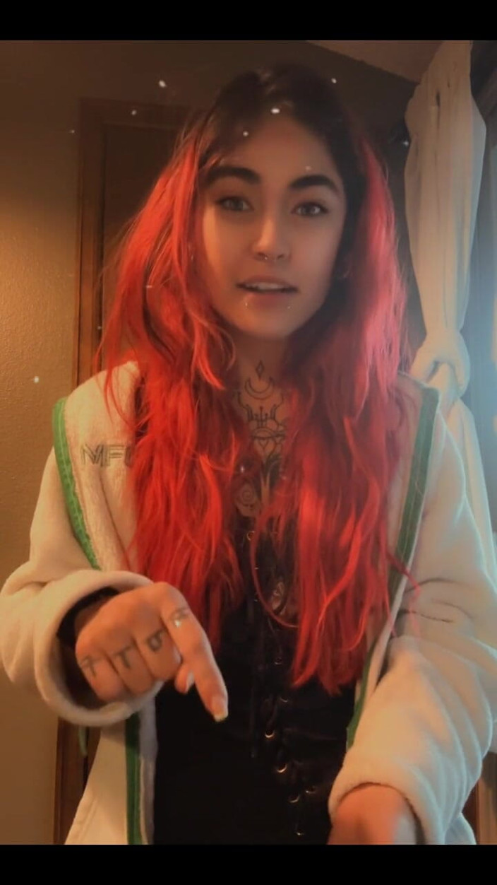 lilRavenFox: 彼女はまあまあの状態ですが、獣医の予約を早めに早めなければなりません