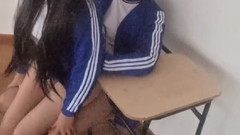 Astrid Cute: 学生让我在她的数学课后操她，她把她的屁股给我做作业