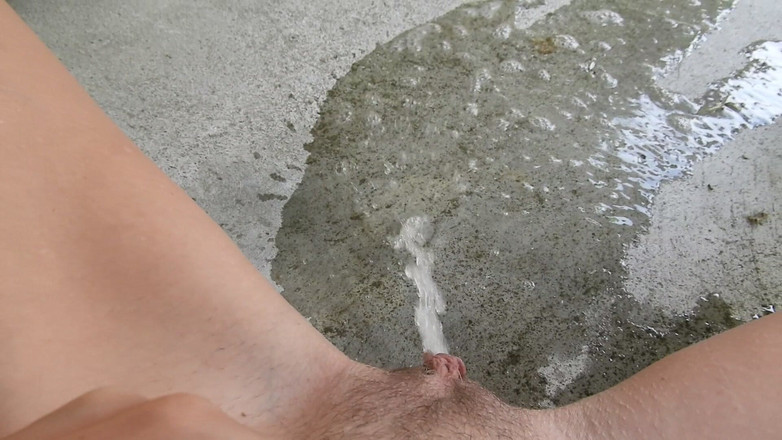 MissAnja_FH: Desperation Peeing Outdoor