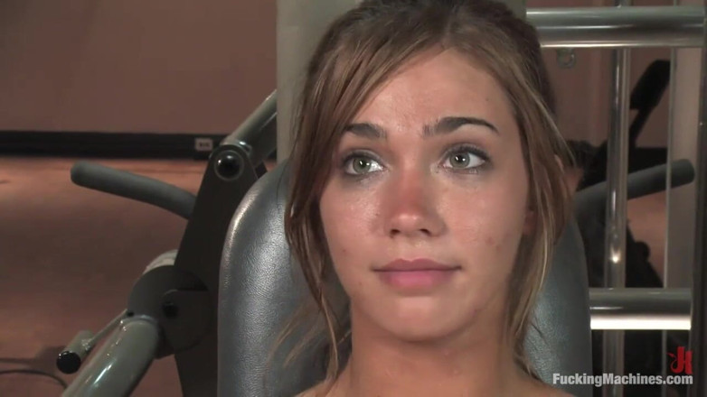 Fucking Machines by Kink: 19 वर्षीय - Dakoda Brookes