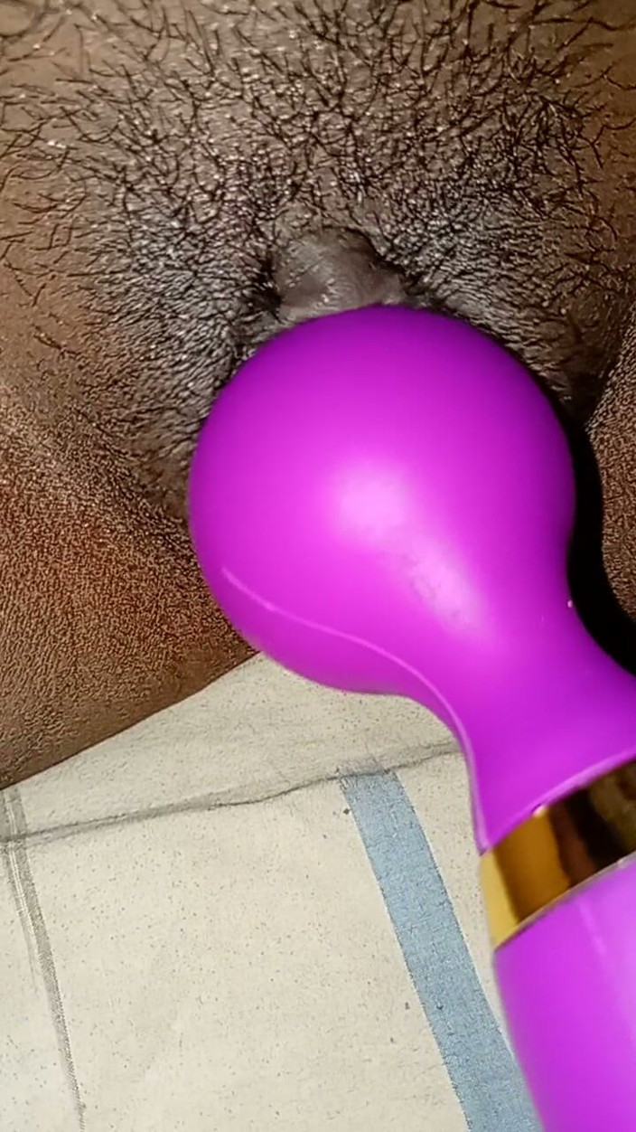Sonaji: Hot Bhabhi Fingering and Squirt