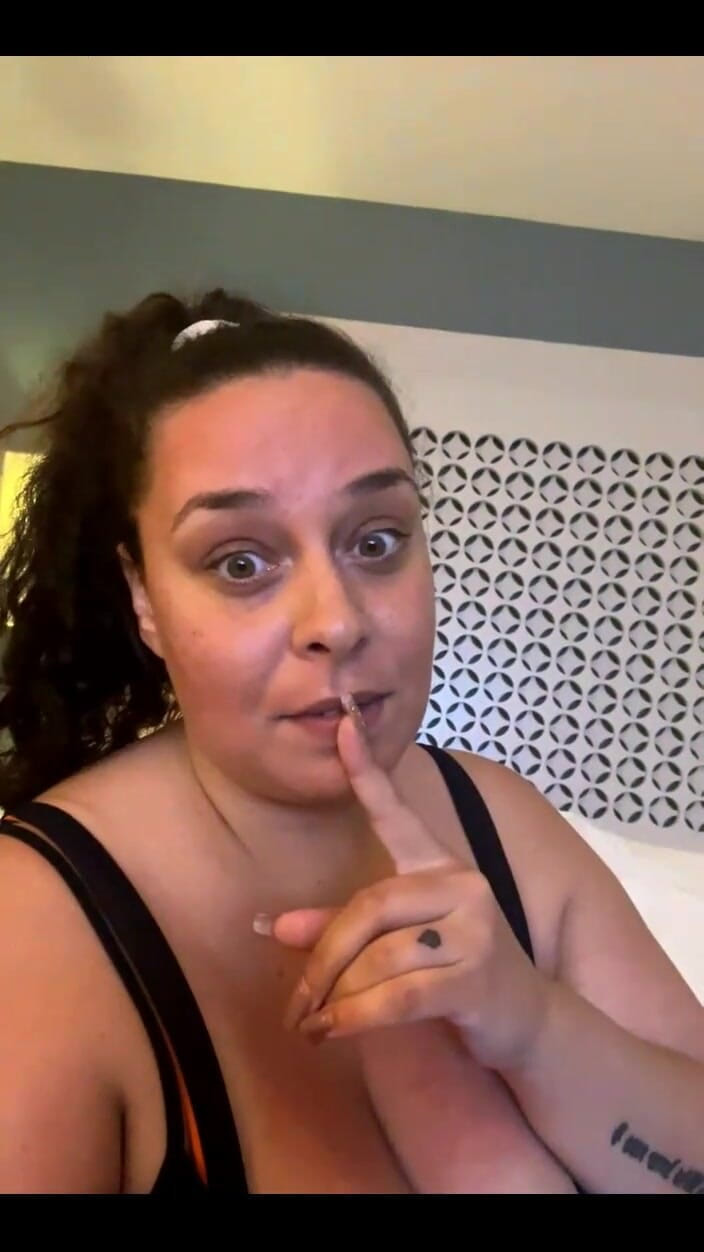 Anastasia Lux: Qualcuno che sia eccitato oggi