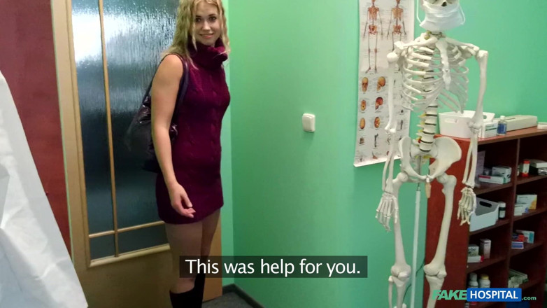 Fake Hospital: Creampie interne pour une blonde sexy