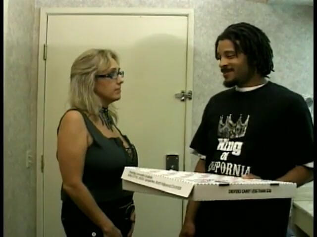 First Black Sexperience: Black guy working as pizza delivery provides feel bored aged...
