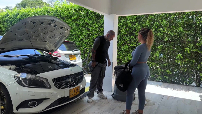 FelipeSkullX: Horny Colombian Sucks the Mechanic's Cock and Fucks Him