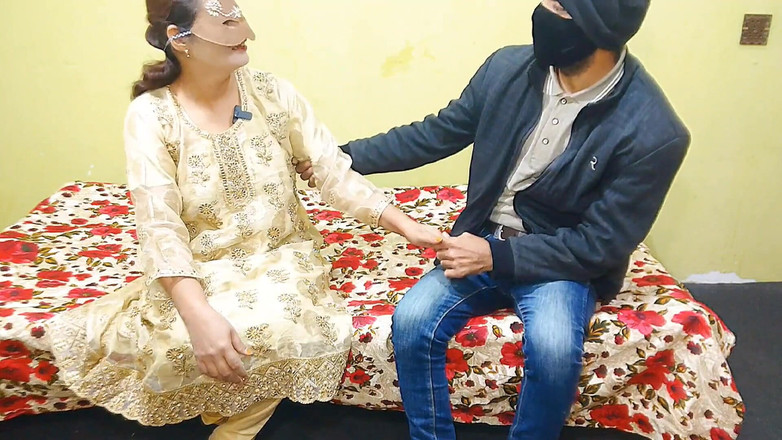 Pakistani CoupleX: Pakistani MILF Fucked Hard by Husband's Friend