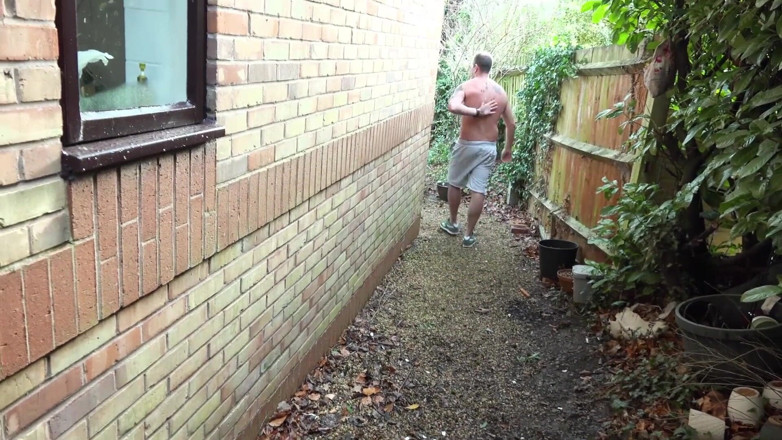 Dirty Doctors Clips: Pissing on The Gardener