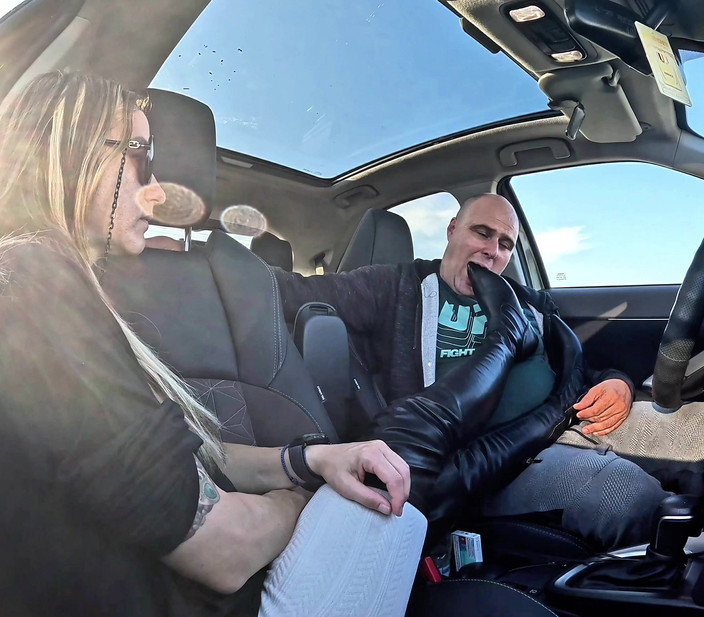 Mistressyammyboots: Sepatu botku - tempatnya adalah tempat yang tepat untuk para pejuhku!