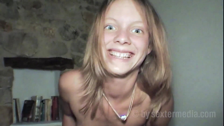 Petty by Sextermedia: Huhu - Ti accoglie petty da Mallorca