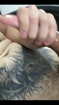 Masturbace a fellatio od samotného muže