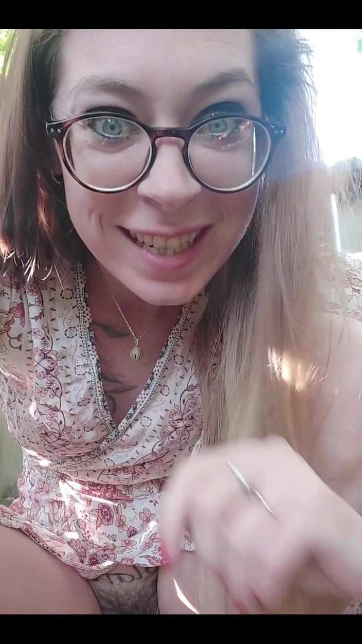 MistressThrope: Jste připraveni na nějakou exhibicionistickou zábavu? Není nic jako dělat...