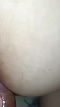 Safada doce menina pediu dois paus