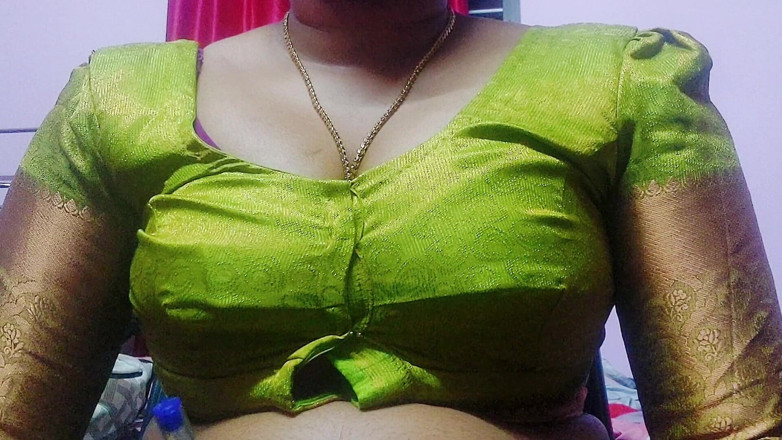 Desi Mohini: Peituda tesuda indiana deu prazer sexual ao marido