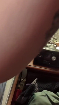 Hotwife miLF fa stretching prima dell'appuntamento
