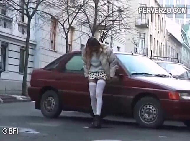 Pissing Girls: Retro outdoor-pisse - DVD