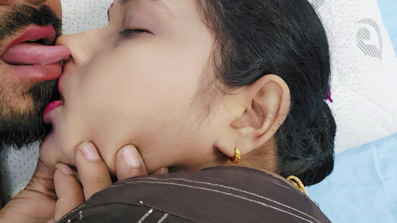 Payal studios: 키스하고 젖탱이를 빨고 로맨스를 즐기는 배다른 여동생