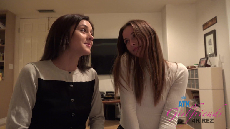 ATK Fans (Girlfriends): ロザリンはダニーを連れてきて、彼らはあなたをオンにしたがっています。