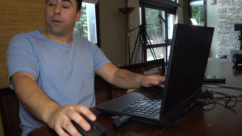 Knock Knock Club: Mein Freund Bohrte Die Muschi Meiner Ehefrau, Während Ich Arbeitete......