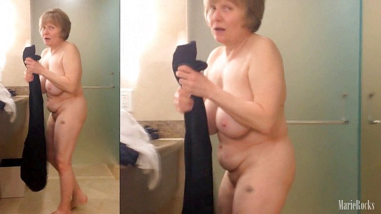 MarieRocks: Hội nghị kinh doanh của MarieRocks tại một khách sạn...