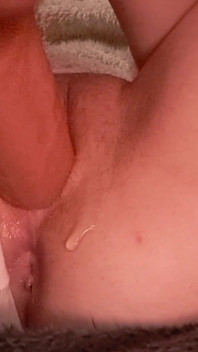 Cachonda Folla El Coño Y Tiene Orgasmos Cuando Las Fantasías Sucias Toman El Control