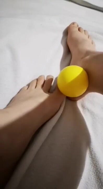 Erotic college: Tôi thích xuất tinh nhiều trên chân của tôi