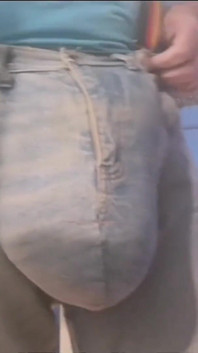 Extrem große jeans, ausbeulen von handgefertigten jeans