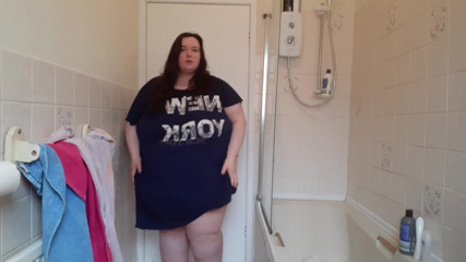 SSBBWLadyBrads: BBW SSBBW zeigt fetten bauch mit wackeln und schütteln
