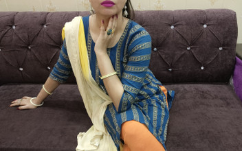 Saarabhabhi6: Adik tiri perawan 18+ tahun minta toket besarnya untuk ngajarin bab...