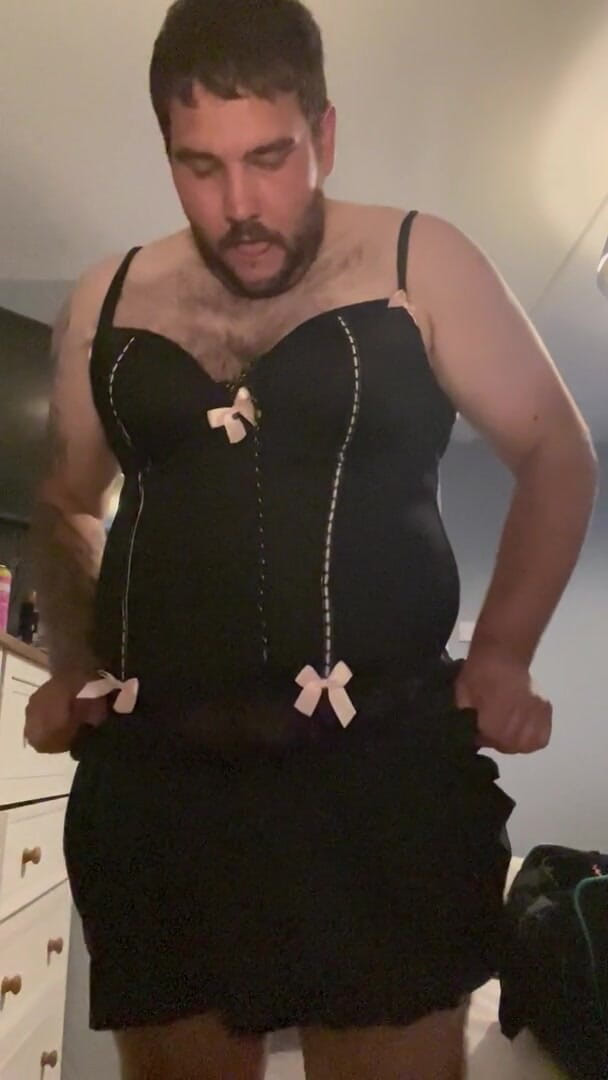 Shaun Cbt: コックとボール、バットプラグとシシフィケーションの女装乳首クランプ付き