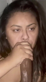 La regina monica si fa dipingere il viso di sborra
