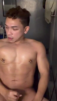 Pinoy Muscle Twink Szarpnięcia Po Pracy W tym.Sutek Play