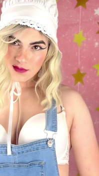 Trans dívka Bunny Hunt roleplaying