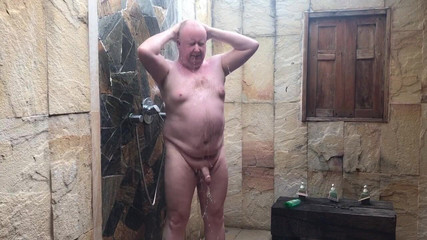 Max Peck: Thai-dusche im freien